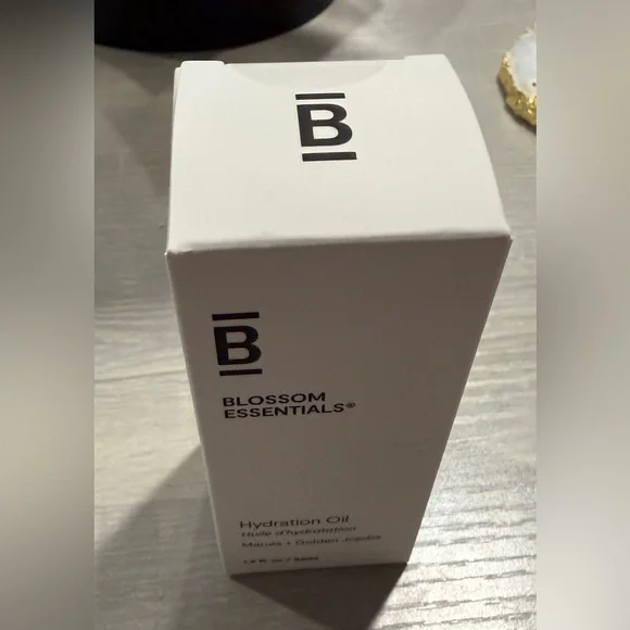 Blossom Essentials Hydration Oil Marula + Golden Jojoba 1.9oz NIB - Picture 6 of 7